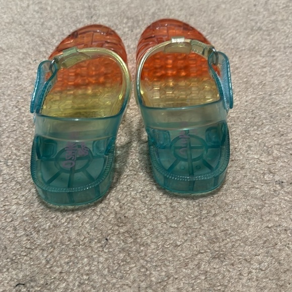 Oshkosh b’gosh jelly sandal size 9 - Picture 4 of 7